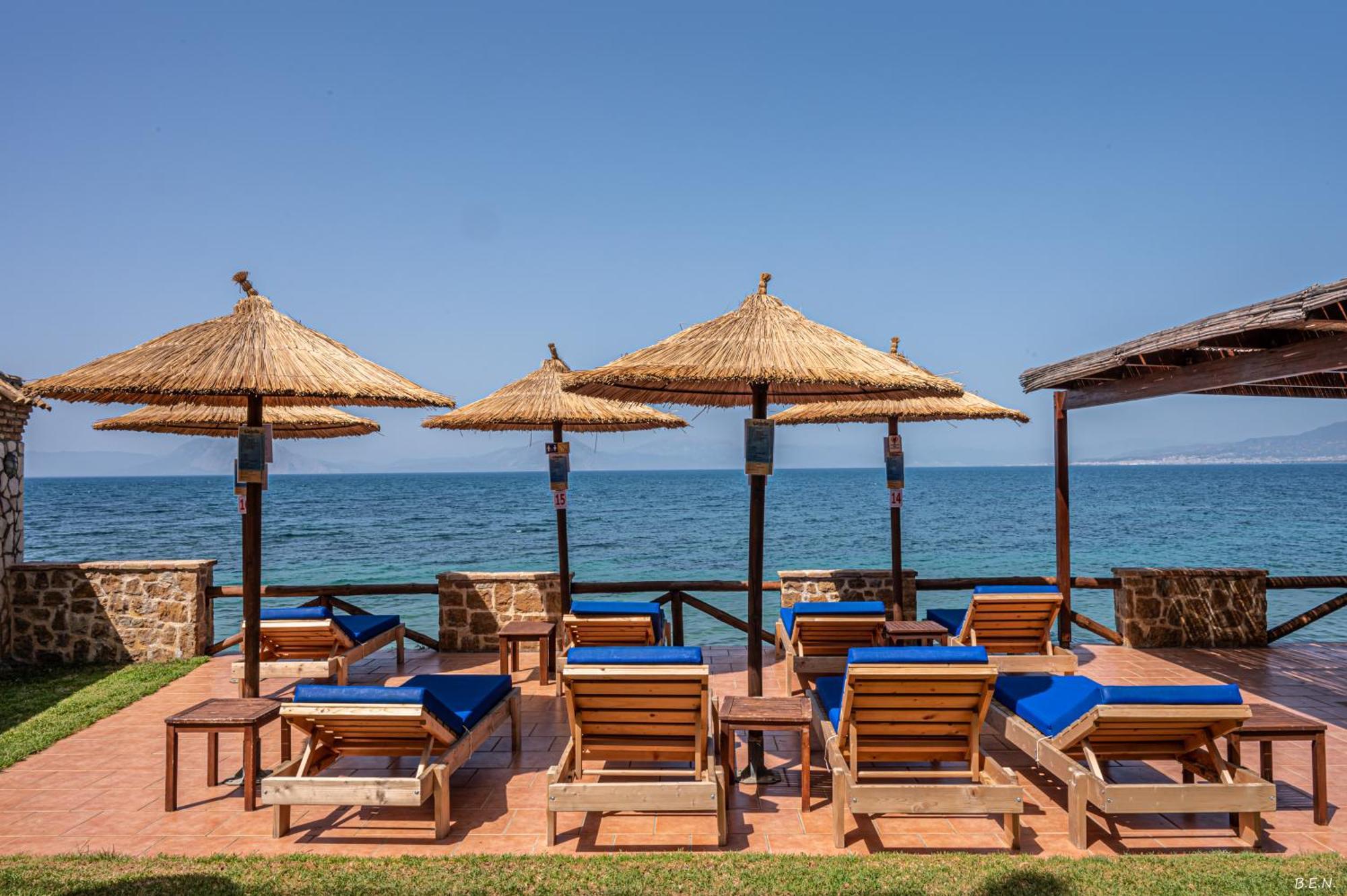 Castella Beach Alissos ภายนอก รูปภาพ